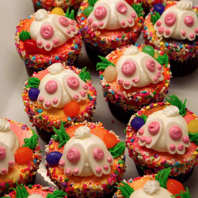 bennisons-bakery-easter-01 Picture of bunny butt cupcakes