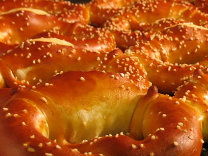bennisons-bakery-pretzels